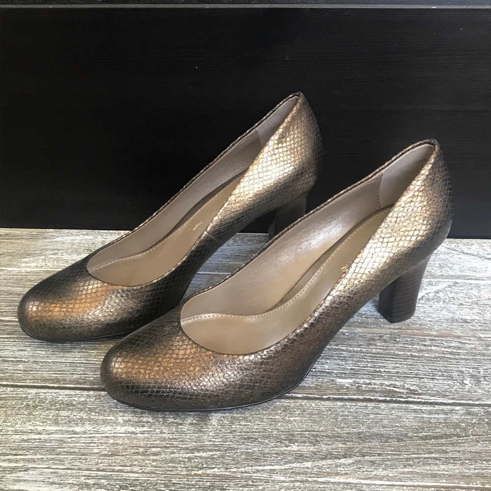 ⭐️ New Liz Claiborne Faux Snake Skin  Heels